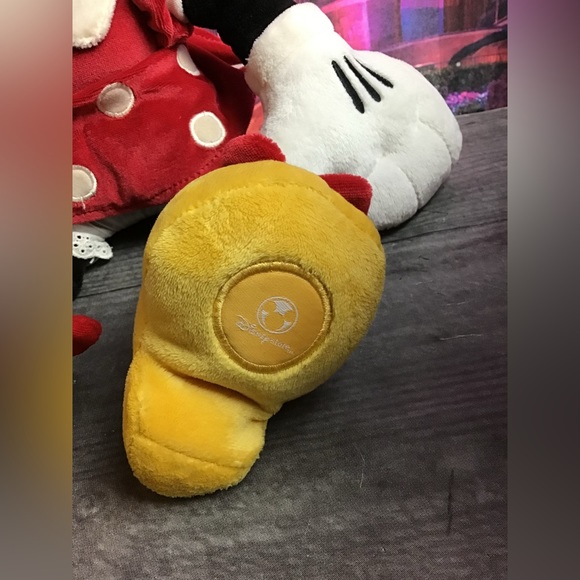 Disney store Minnie Mouse red polka dot 17” plush -preowned - Picture 2 of 3